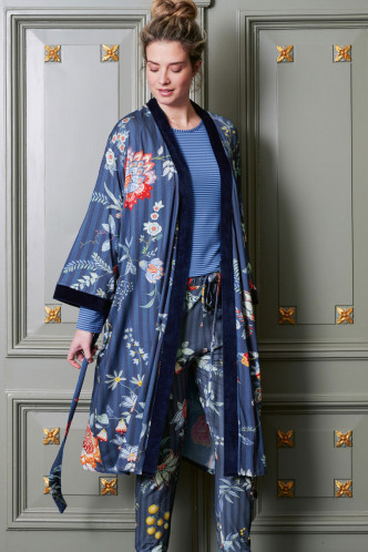 Abbildung zu Naomi Flower Festival Kimono (51510192-197) der Marke Pip Studio aus der Serie Nightwear 2021-2