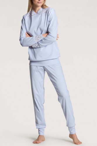 Abbildung zu Pyjama lang Soulmate Lace (40691) der Marke Calida aus der Serie Soft Cotton