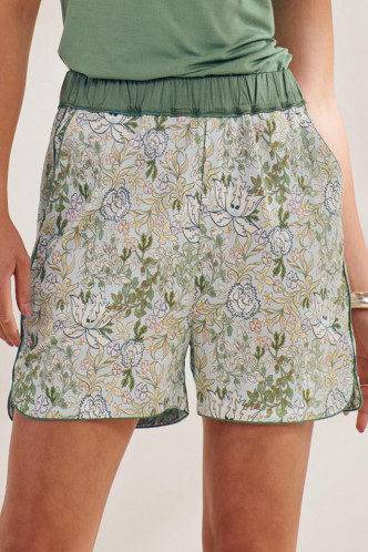 Abbildung zu Bella Ophelia Shorts hazy (100944-568) der Marke ESSENZA aus der Serie Loungewear 2023